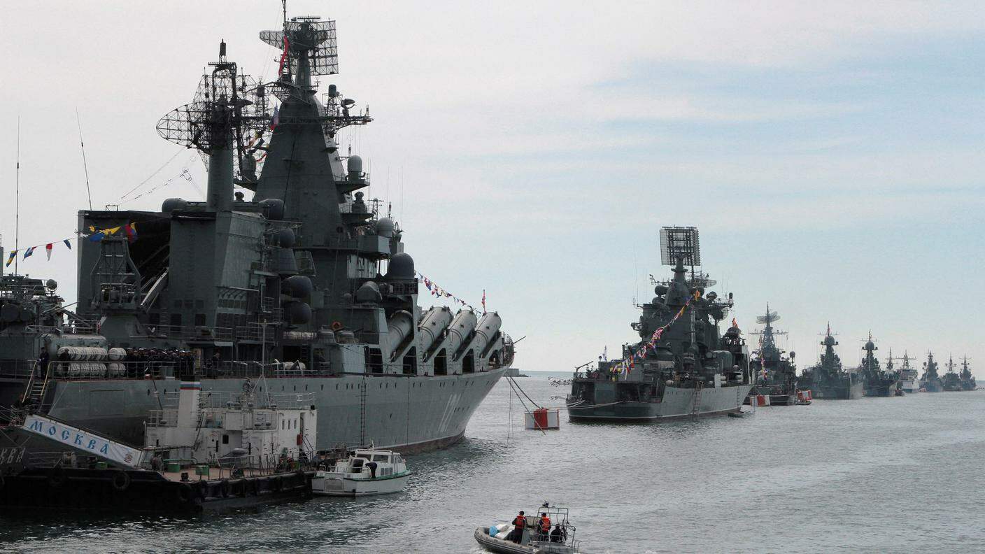 La flotta russa ancorata a Sevastopol nel Mar Nero