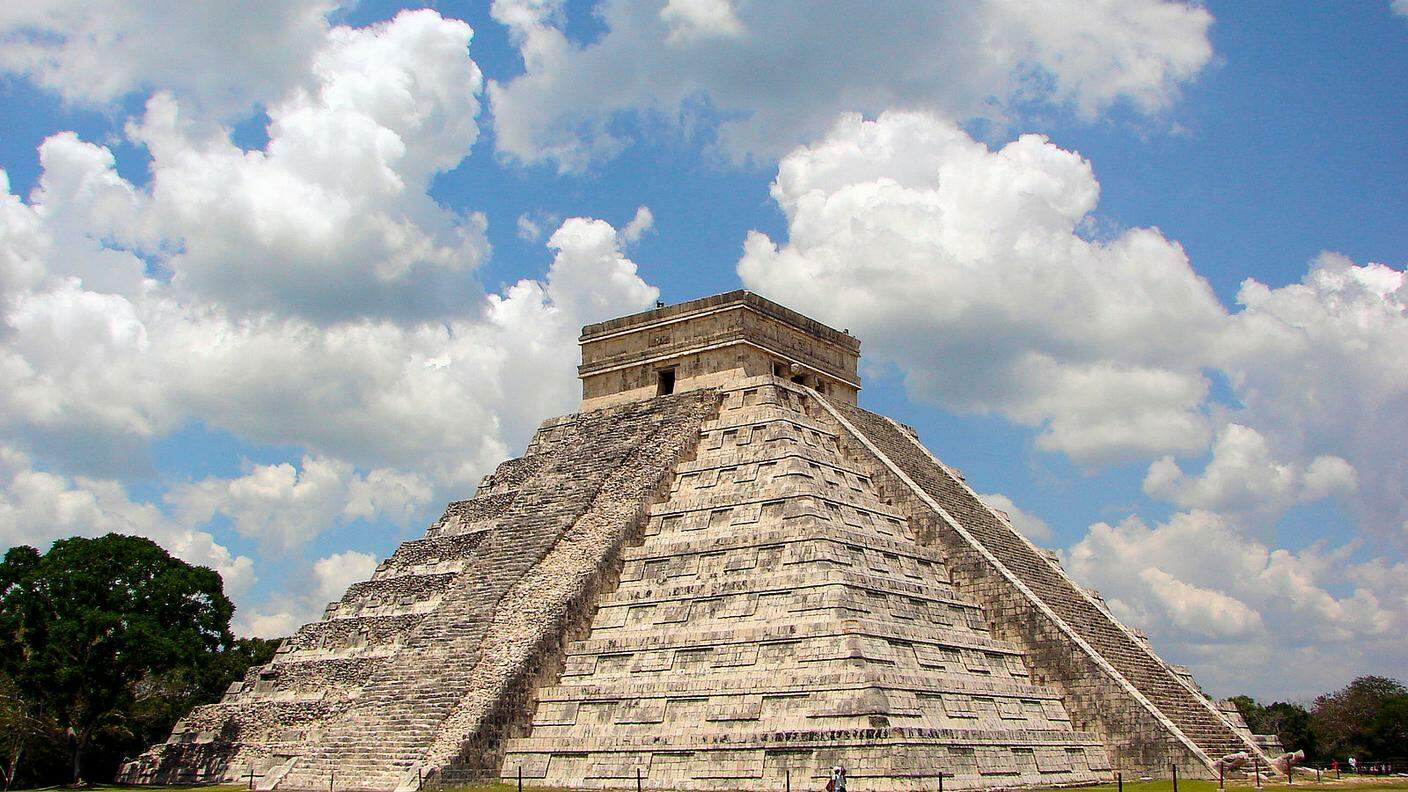 La piramide di Kukulkan (Messico)