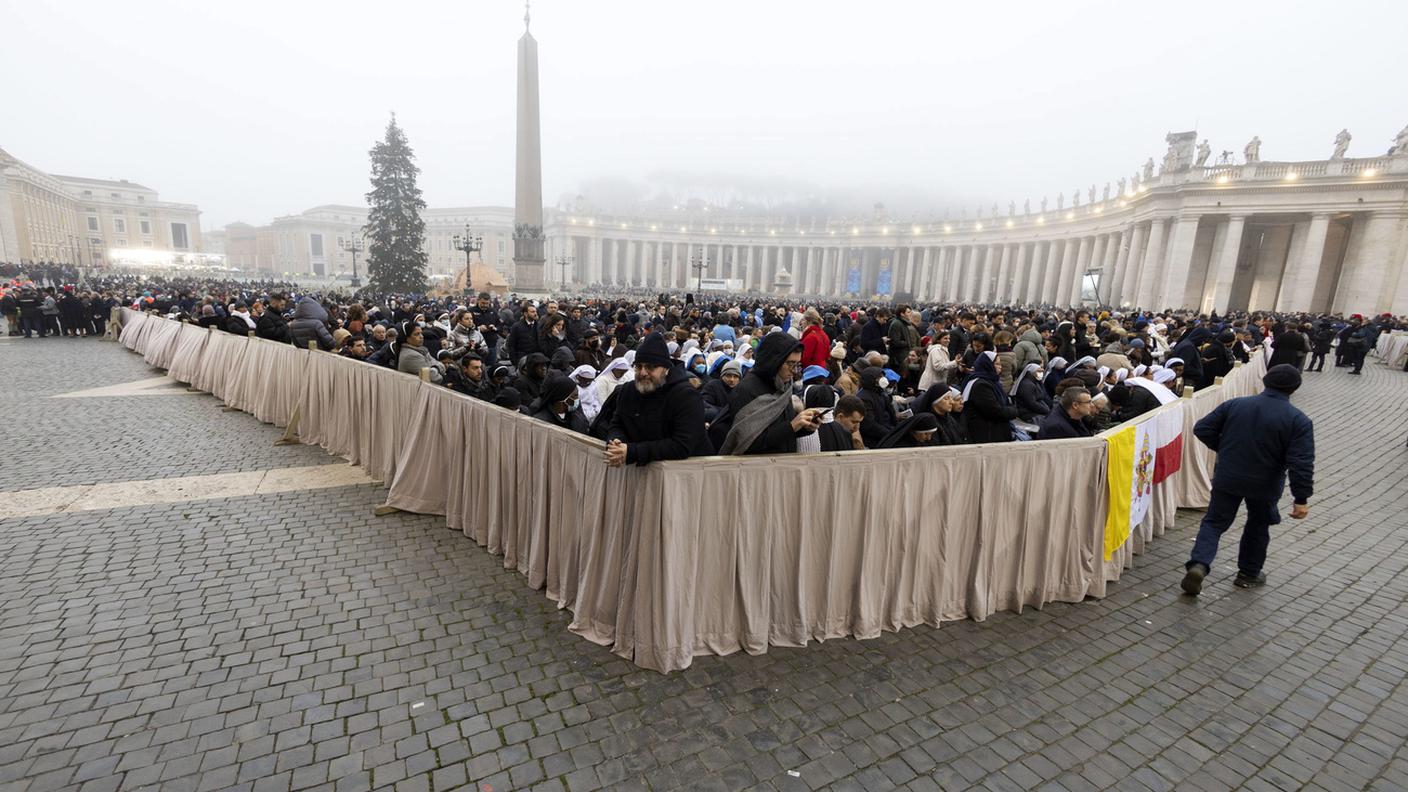 La cerimonia in Piazza San Pietro è iniziata alle 9.30