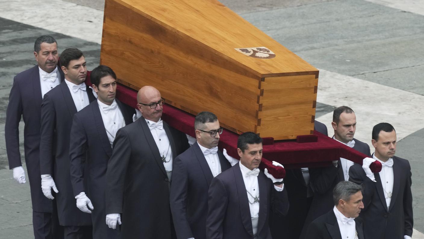 Ratzinger sarà sepolto nelle grotte vaticane, nella tomba che era di Papa Wojtyla