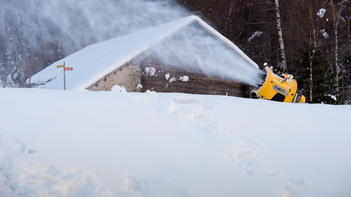 Il cannone da neve costa di più, ma produce più neve artificiale