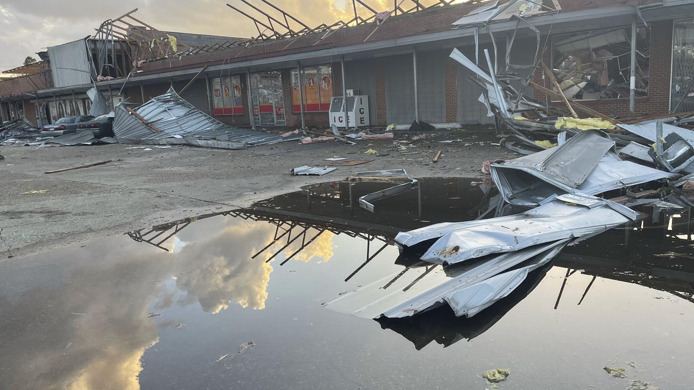 Ingenti danni a causa del passaggio di alcuni tornado