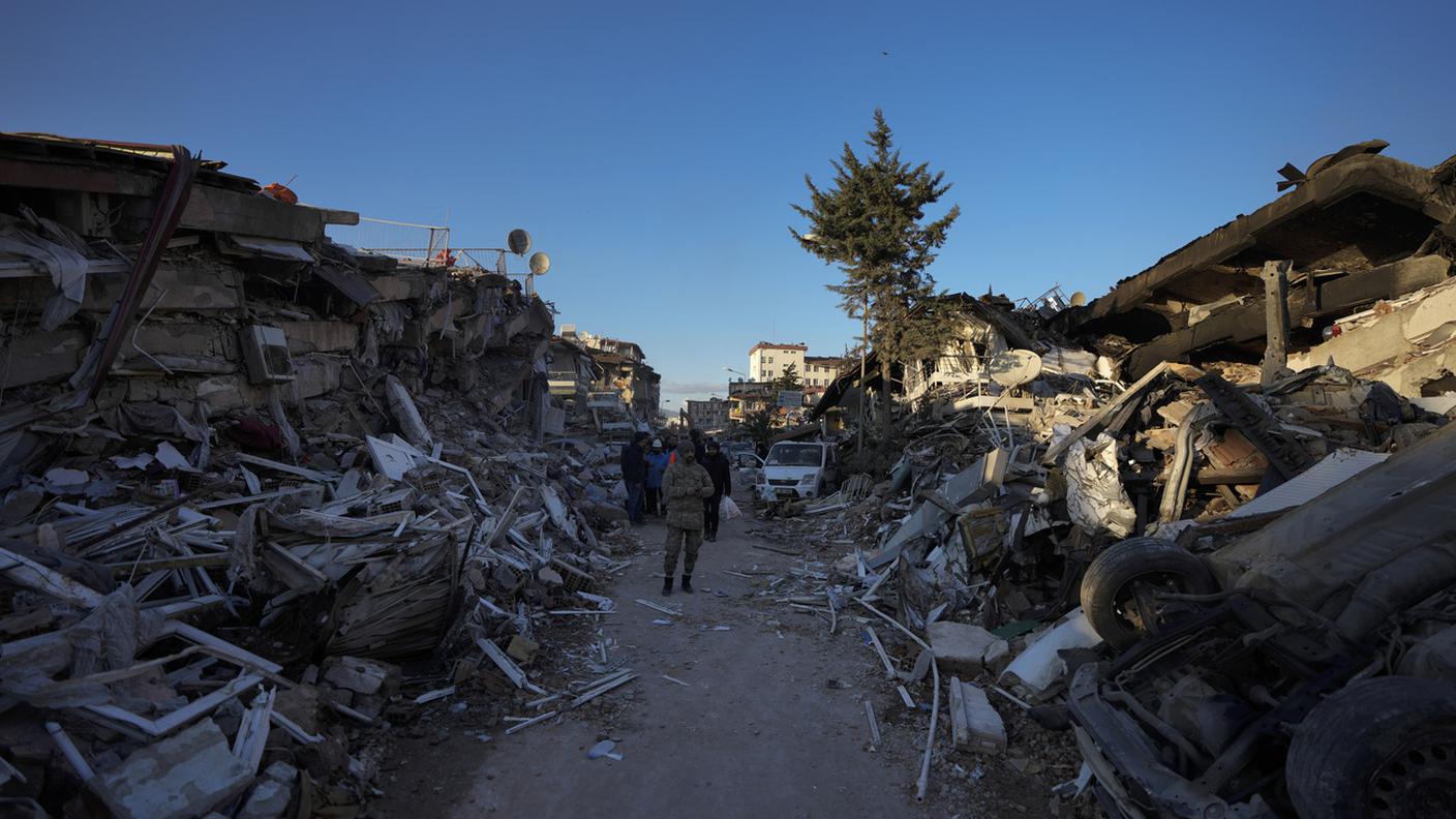 I danni del forte terremoto di lunedì
