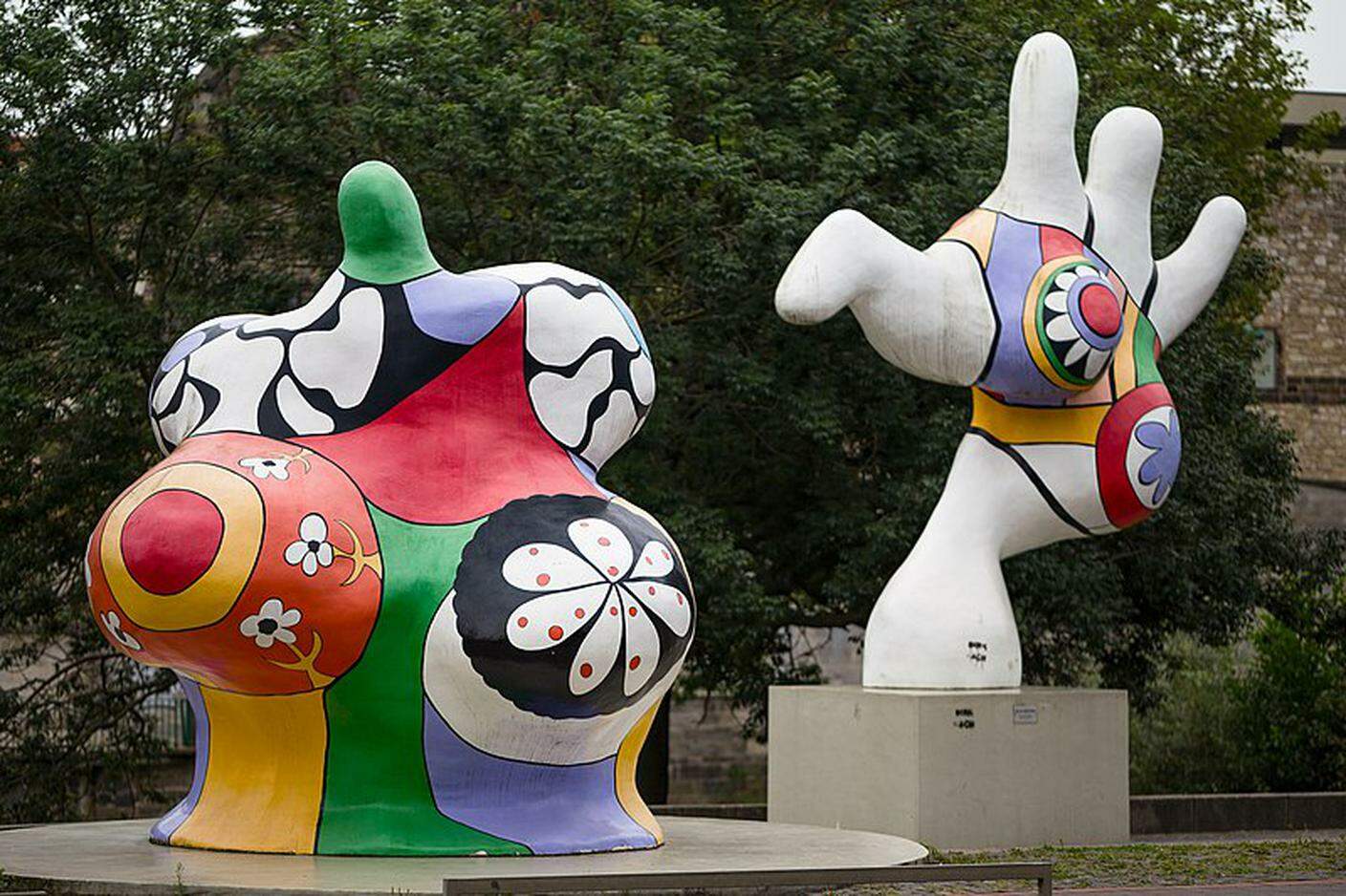 Niki de Saint Phalle, Nanas, Leibnizufer, Hannover, Germany.jpg
