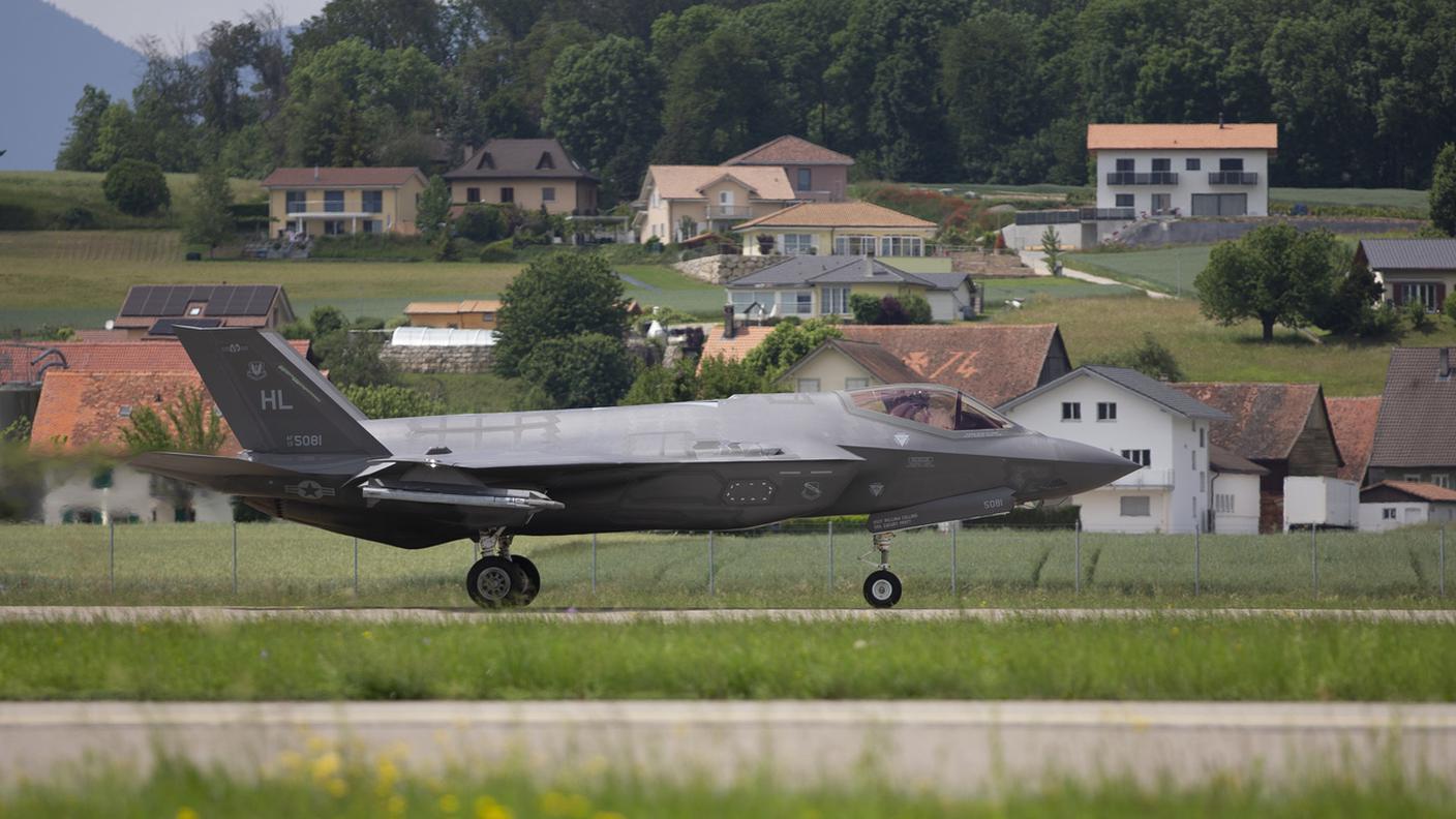 Un F-35A sulla pista di Payerne durante i test del giugno 2019
