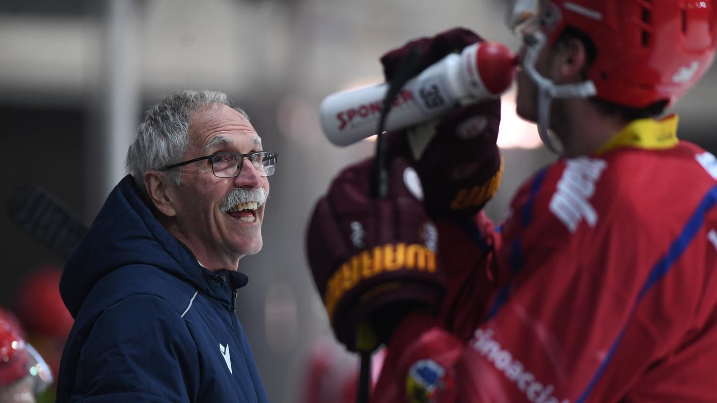 Se la ride il vice allenatore Mike McNamara