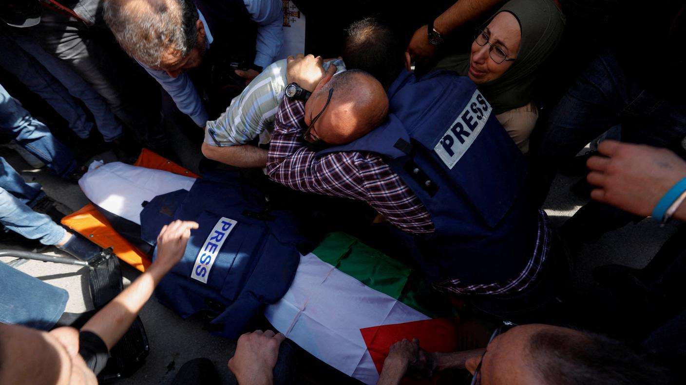 2022-05-11T063335Z_1031635676_RC2U4U9EQQVN_RTRMADP_3_PALESTINIANS-ISRAEL.JPG