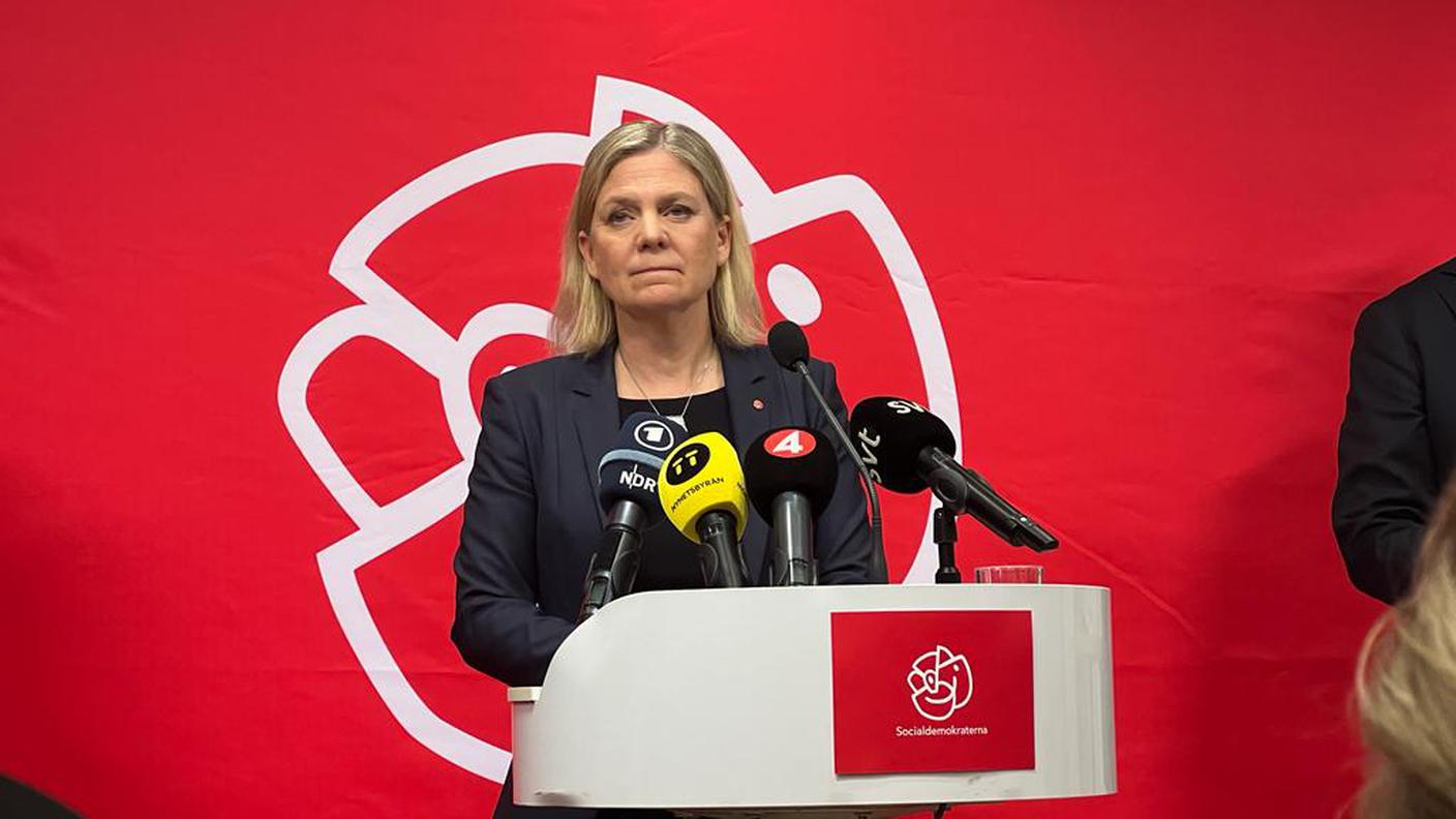 La prima ministra svedese Magdalena Andersson durante la riunione straordinaria dei socialdemocratici