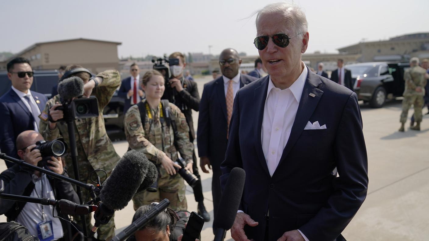 Il presidente USA Joe Biden in Sud Corea, prima di salire sull'Air Force One per il Giappone
