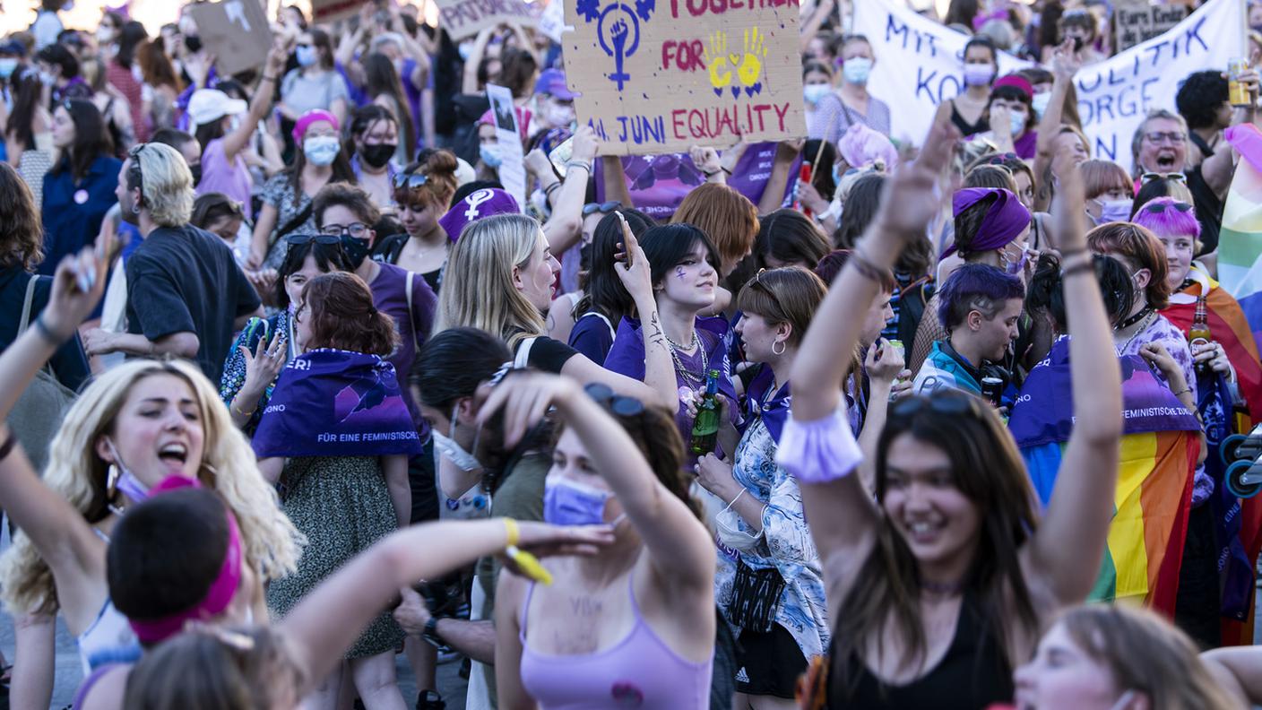 Le piazze torneranno a colorasi di viola il 14 giugno