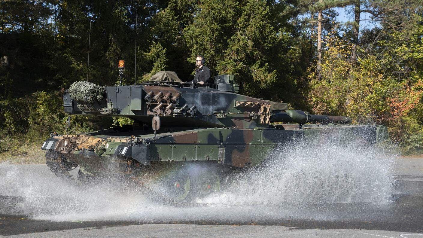 Un Leopard 2: quelli ceduti alla Rheinmetall una decina di anni fa erano stati privati delle armi