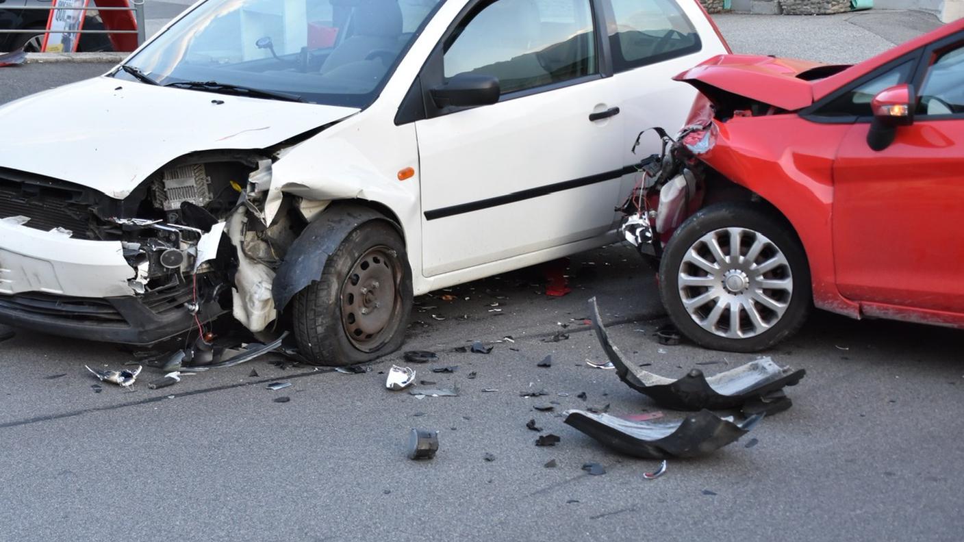 Le due auto coinvolte: danni ingenti