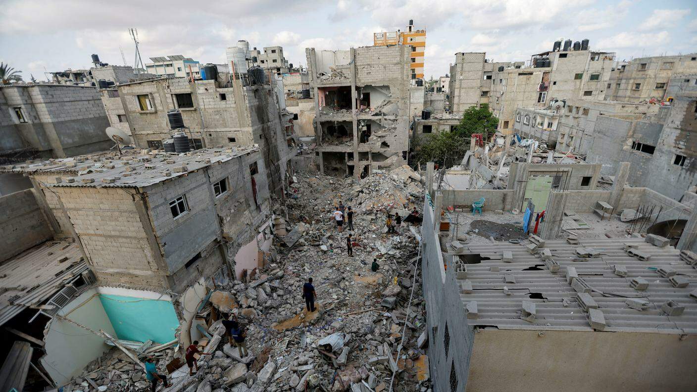 Nei raid israeliani sono morte oltre 40 persone, secondo il ministero della sanità di Gaza