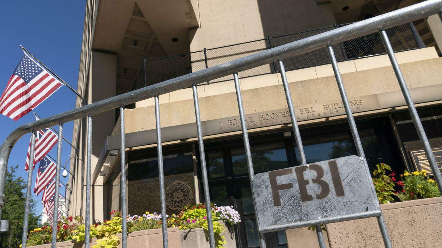FBI nel mirino dei politici repubblicani dopo il raid nella residenza di Trump in Florida
