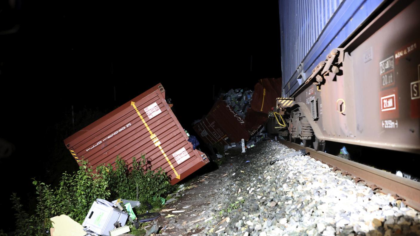 Il treno passeggeri non avrebbe rispettato il semaforo rosso