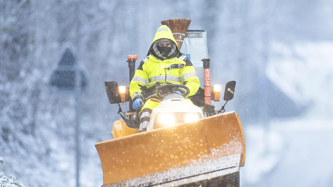 Spazzaneve in azione a Zurigo