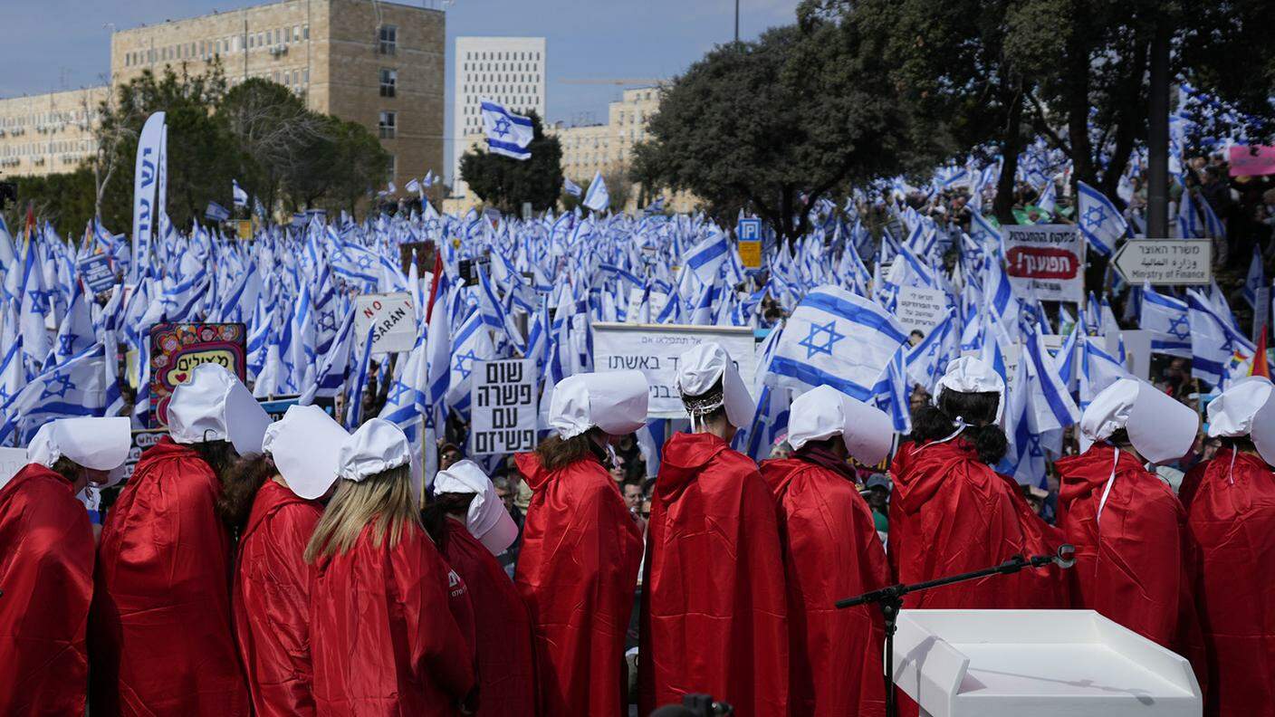 Circa 100'000 persone, giunte da tutto il Paese, hanno manifestato a Gerusalemme