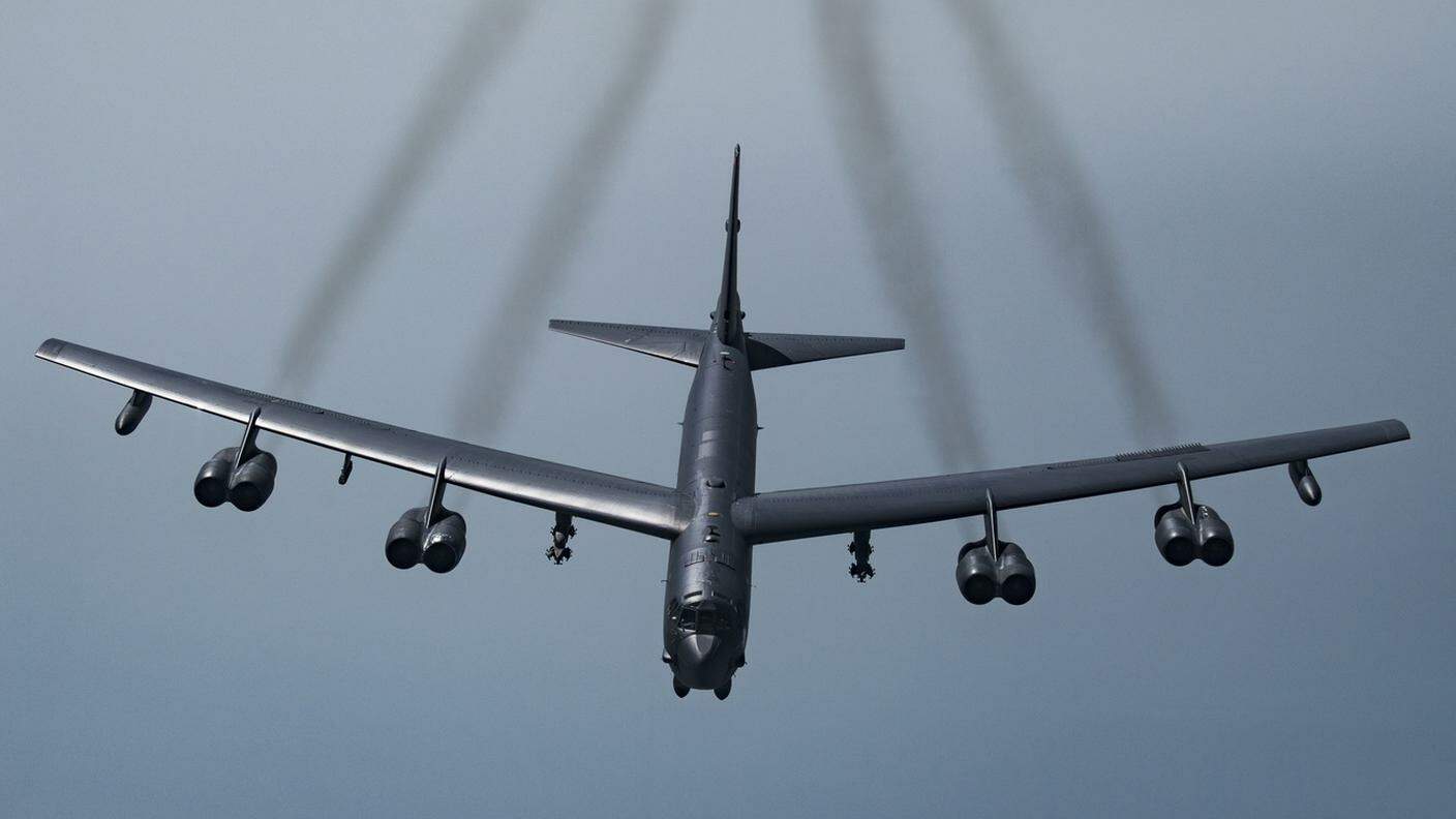 Un bombardiere strategico B-52H dell'aeronautica USA 