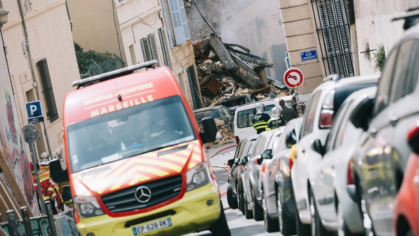 Le rovine del condominio di Marsiglia crollato  nella notte