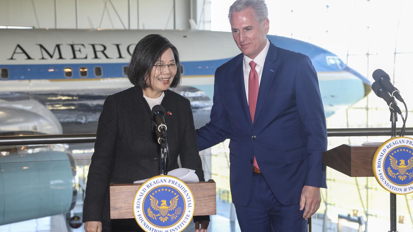 Tsai Ing-wen con Kevin McCarthy, il 5 aprile di quest'anno in California