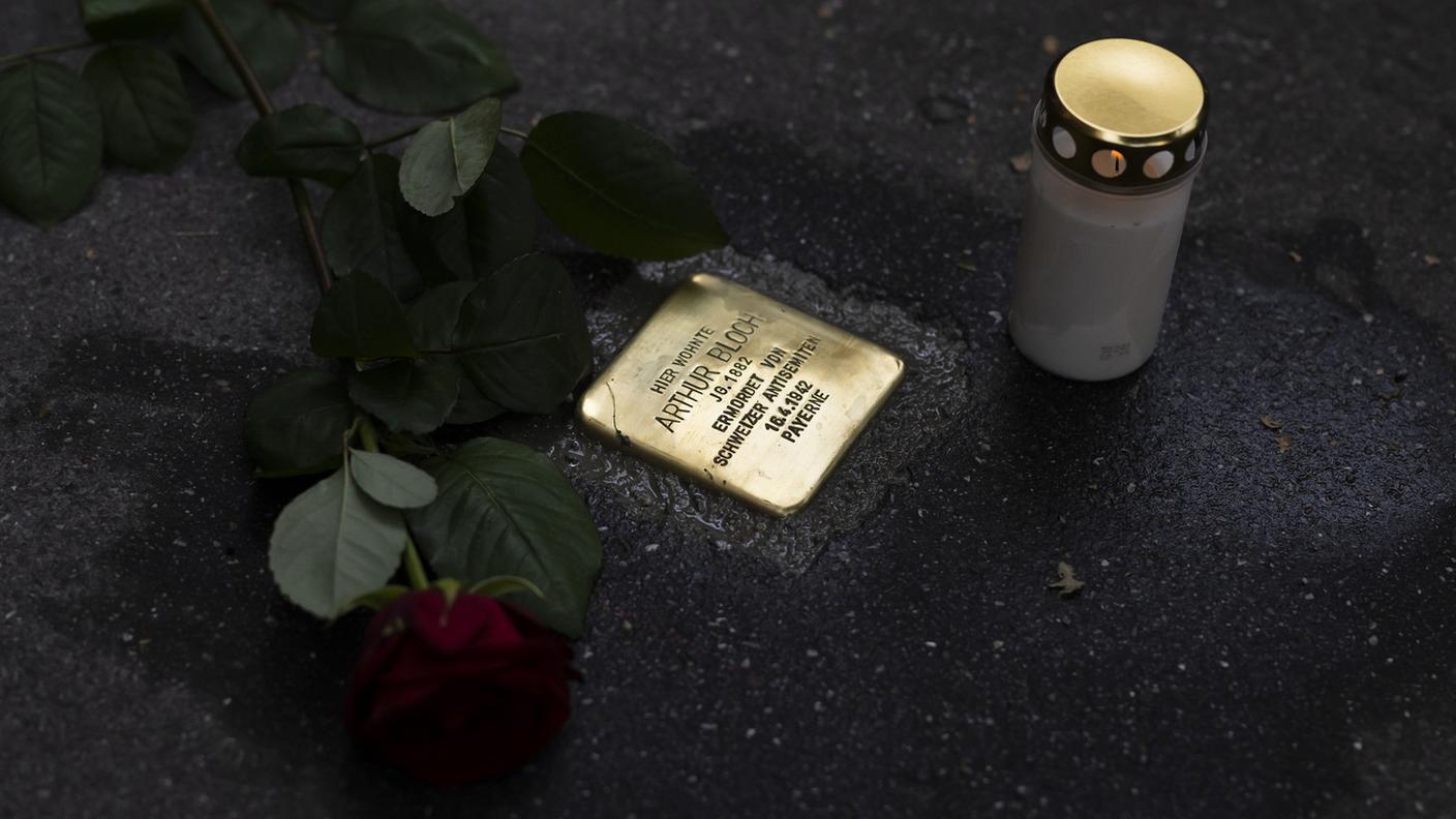 Una pietra d'inciampo in memoria delle vittime del nazismo  a Berna è dedicata ad Arthur Bloch, assassinato a Payerne nel 1942