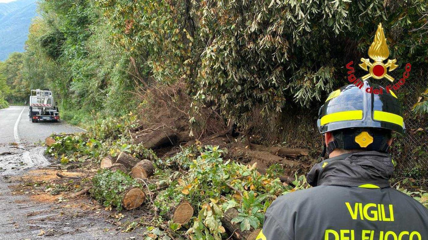 La strada statale 394 del Verbano Orientale è stata chiusa in entrambe le direzioni