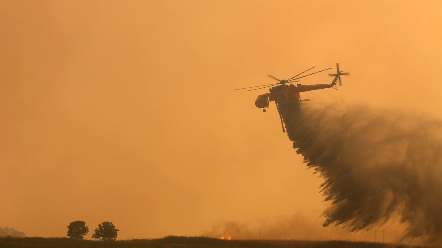 La Grecia ancora in fiamme
