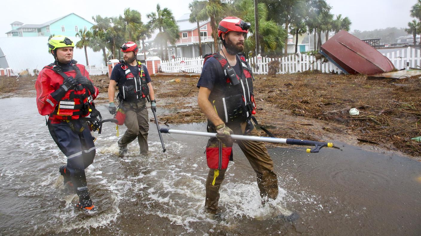 Soccorritori a Steinhatchee, Florida