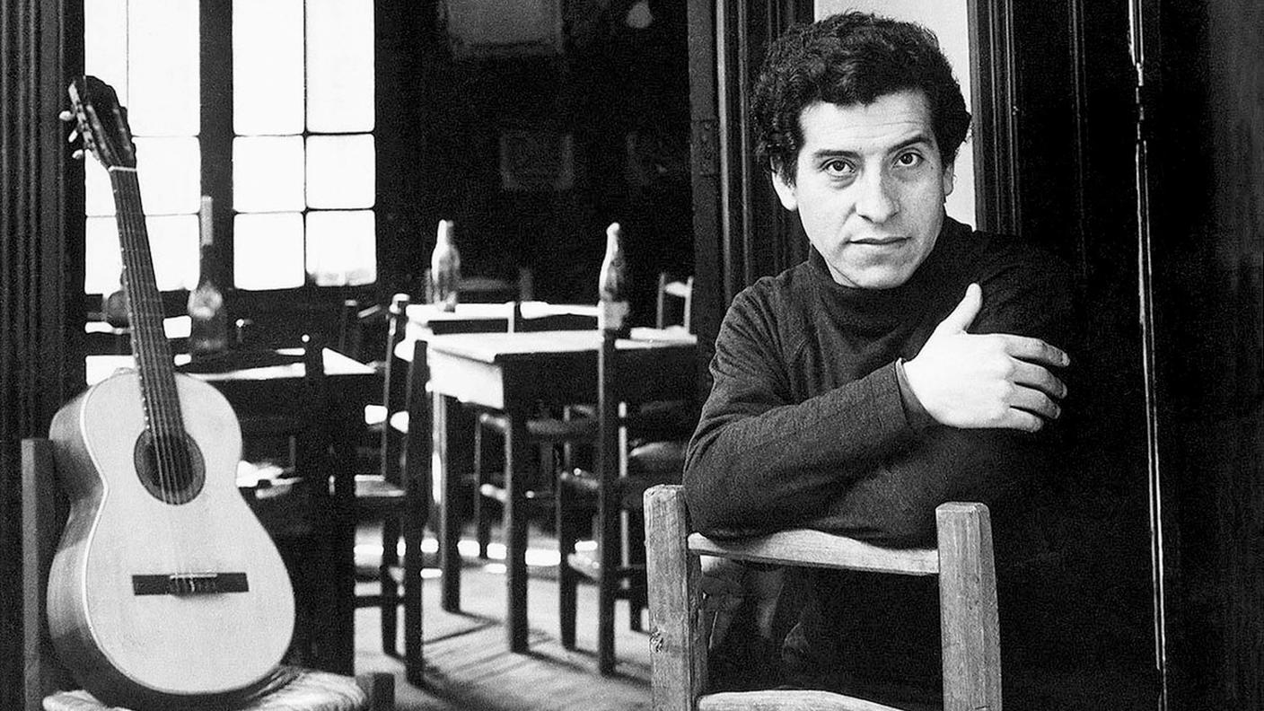 Victor Jara, considerato il "Bob Dylan" cileno, ha ispirato musicisti come Bruce Springsteen, i Clash, e gli U2