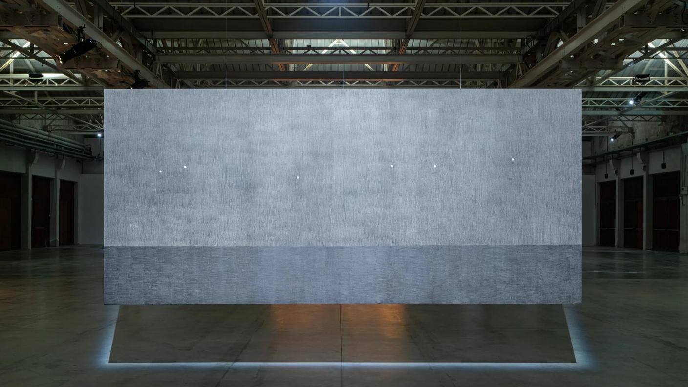 Retrospettiva di Gian Maria Tosatti all'Hangar Bicocca 2023