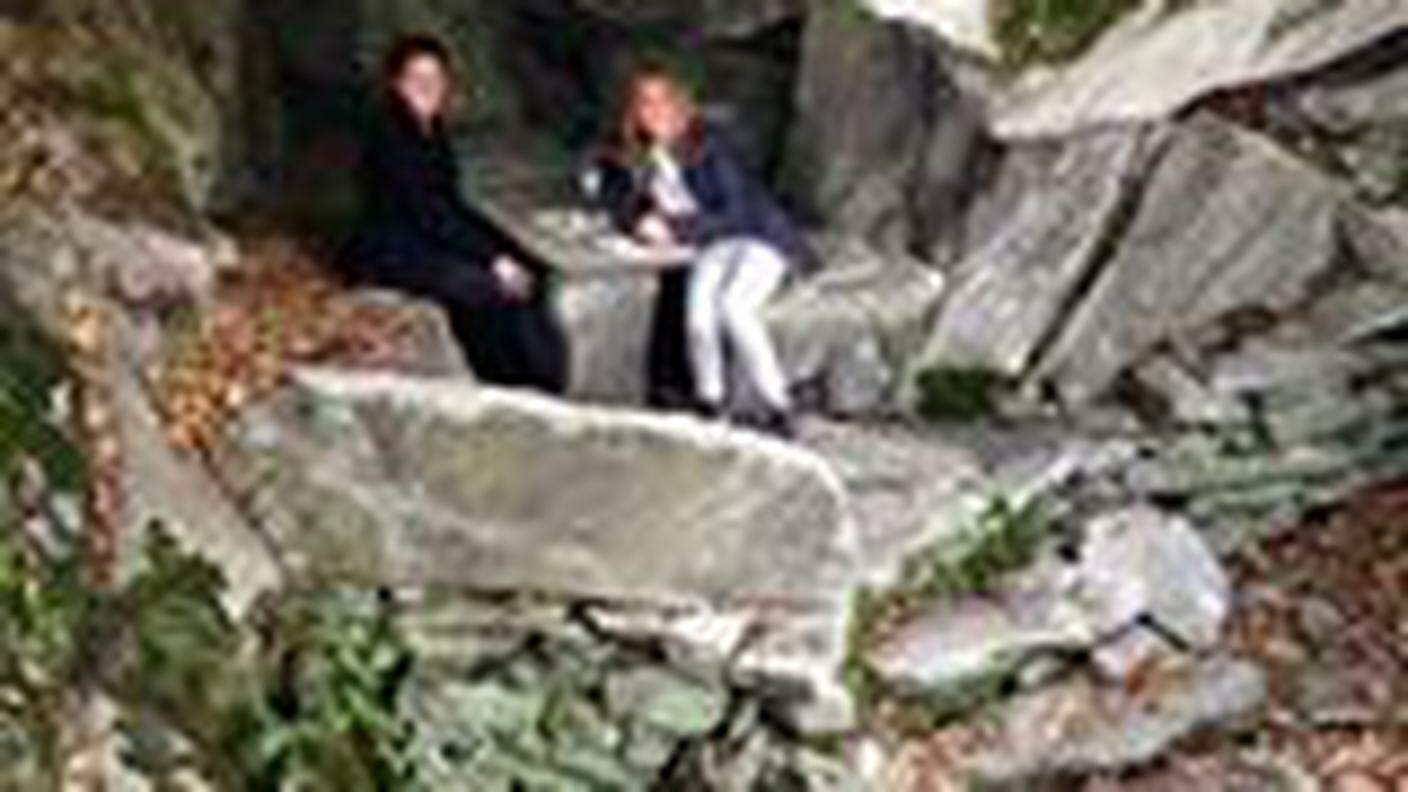 Grottini di Ponte Brolla, Grot dal prevat