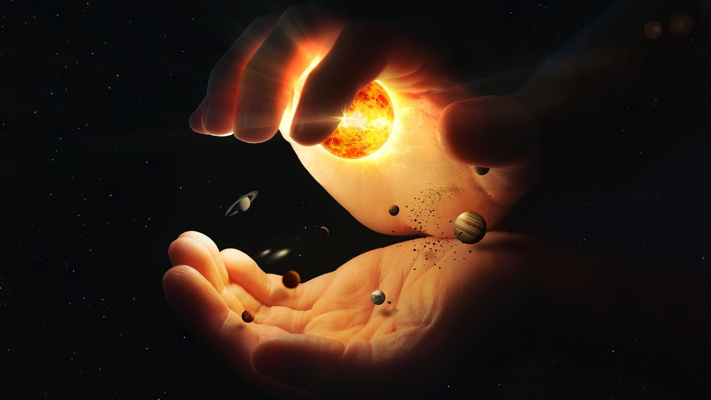 Mano umana, sistema solare, galassia, composizione orizzontale, fotografia