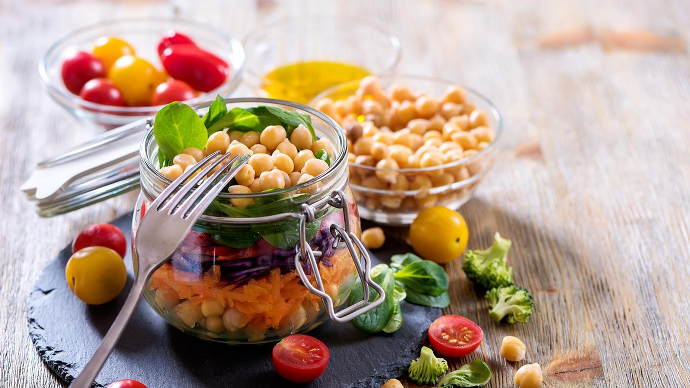 Insalata di di ceci, verdurem detox, antiossidante, vegan