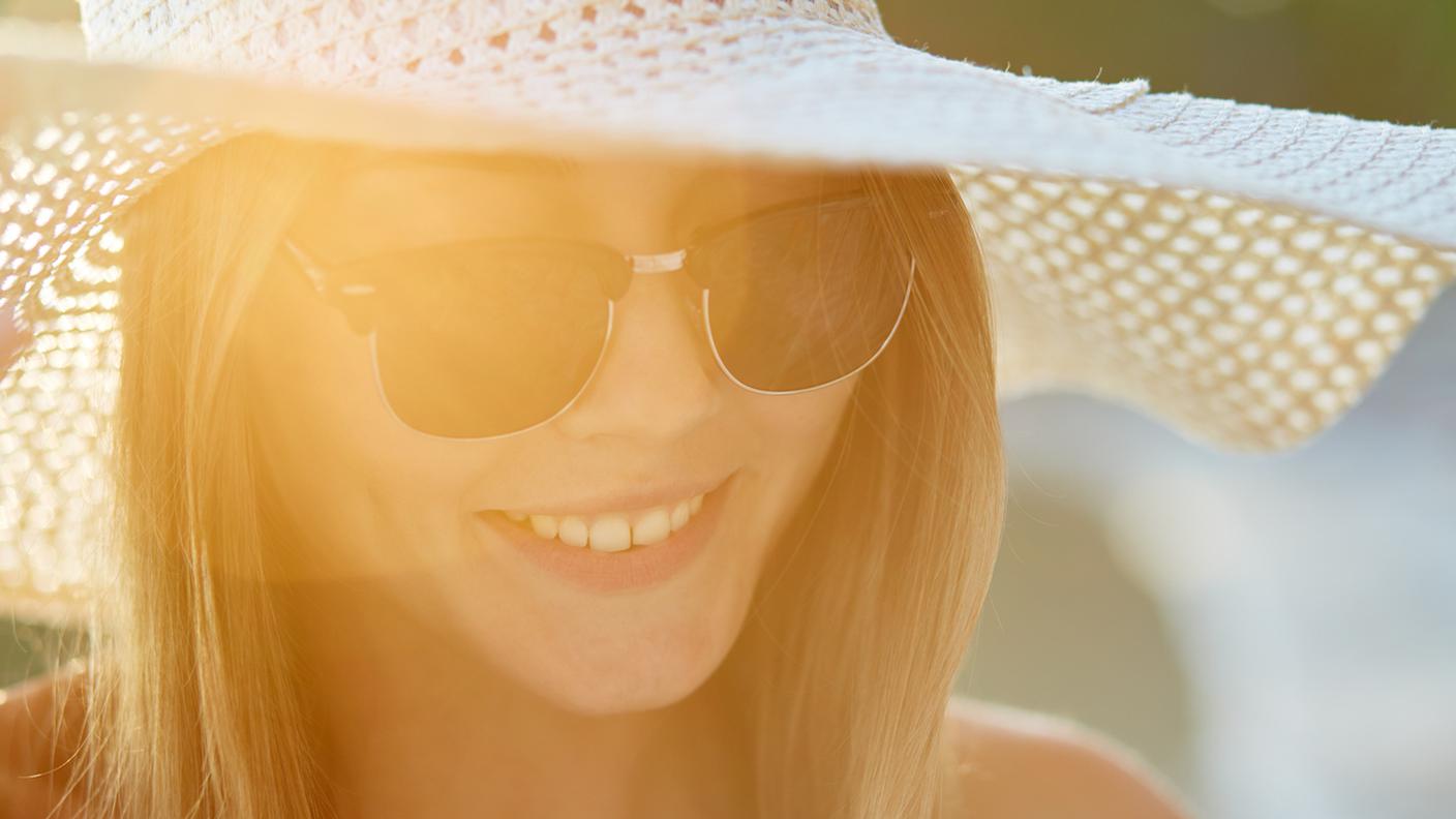 Protegge gli occhi con occhiali da sole, Cappello per il sole