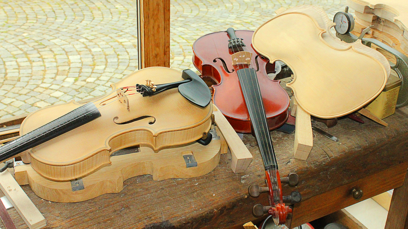liutaio, laboratorio, violino, Corda di uno strumento musicale