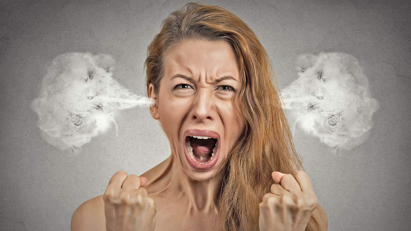 donna arrabbiata fumo che esce dalle orecchie, Rabbia - Emozione negativa, Contrariato, Donne, Cliente, Furioso