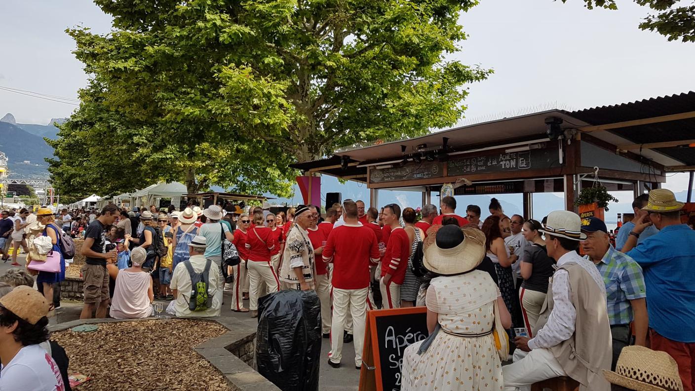 Fête des Vignerons, la gente si mescola ai figuranti ... un tripudio di colori, 18.07.19