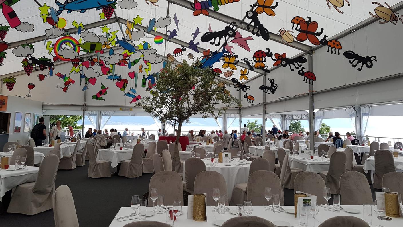 Dalla terrazza del Casino Barrière Montreux ... qui si tiene la cena dei figuranti che stasera saranno in scena per la prima dello spettacolo della Compagnia Finzi Pasca