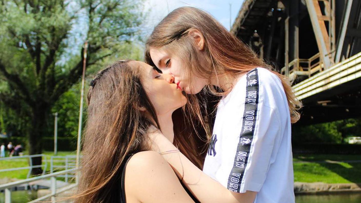 Martina loves Erika
