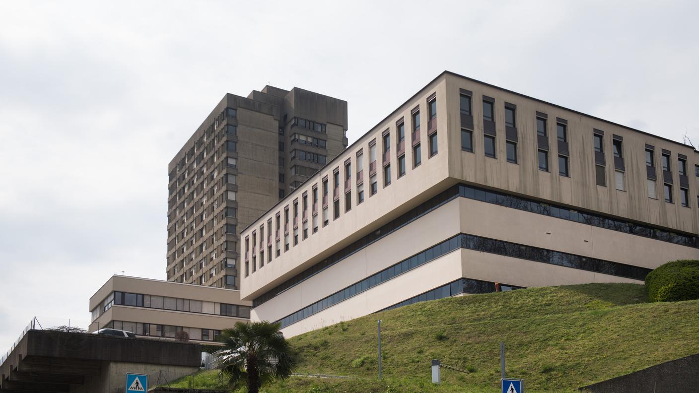 L'edificio del CardiocentroTicino, accanto all'Ospedale Civico