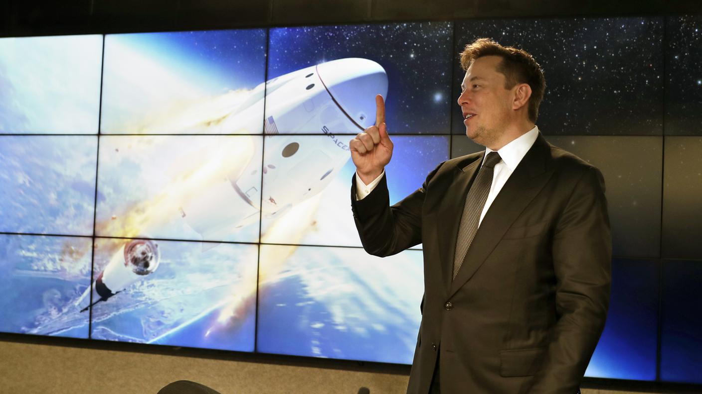 SPACEX test capsula, Elon Musk