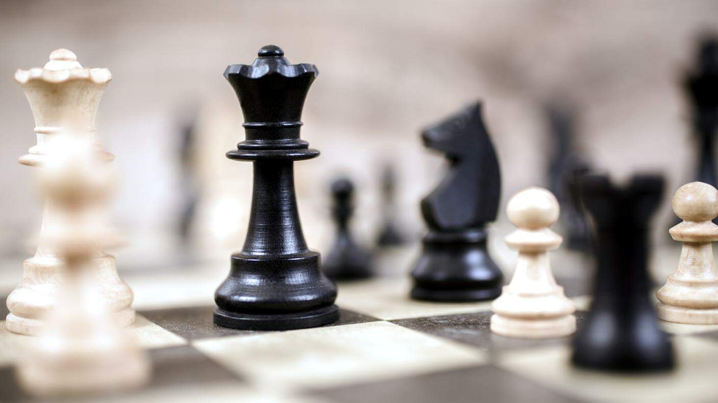 scacchi, partita a scacchi, scacchiera, regina, re, alfieri, torre