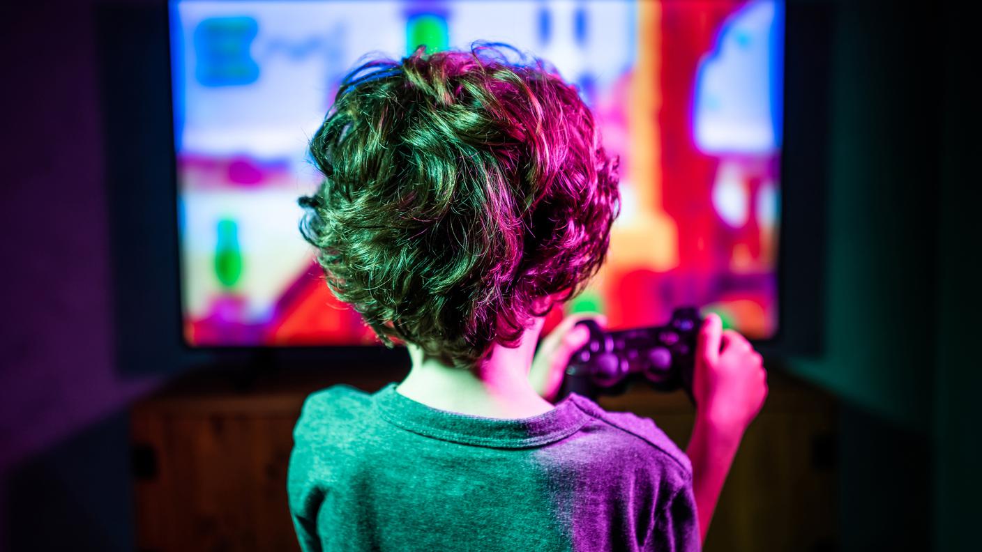 iStock-giocare, videogame 