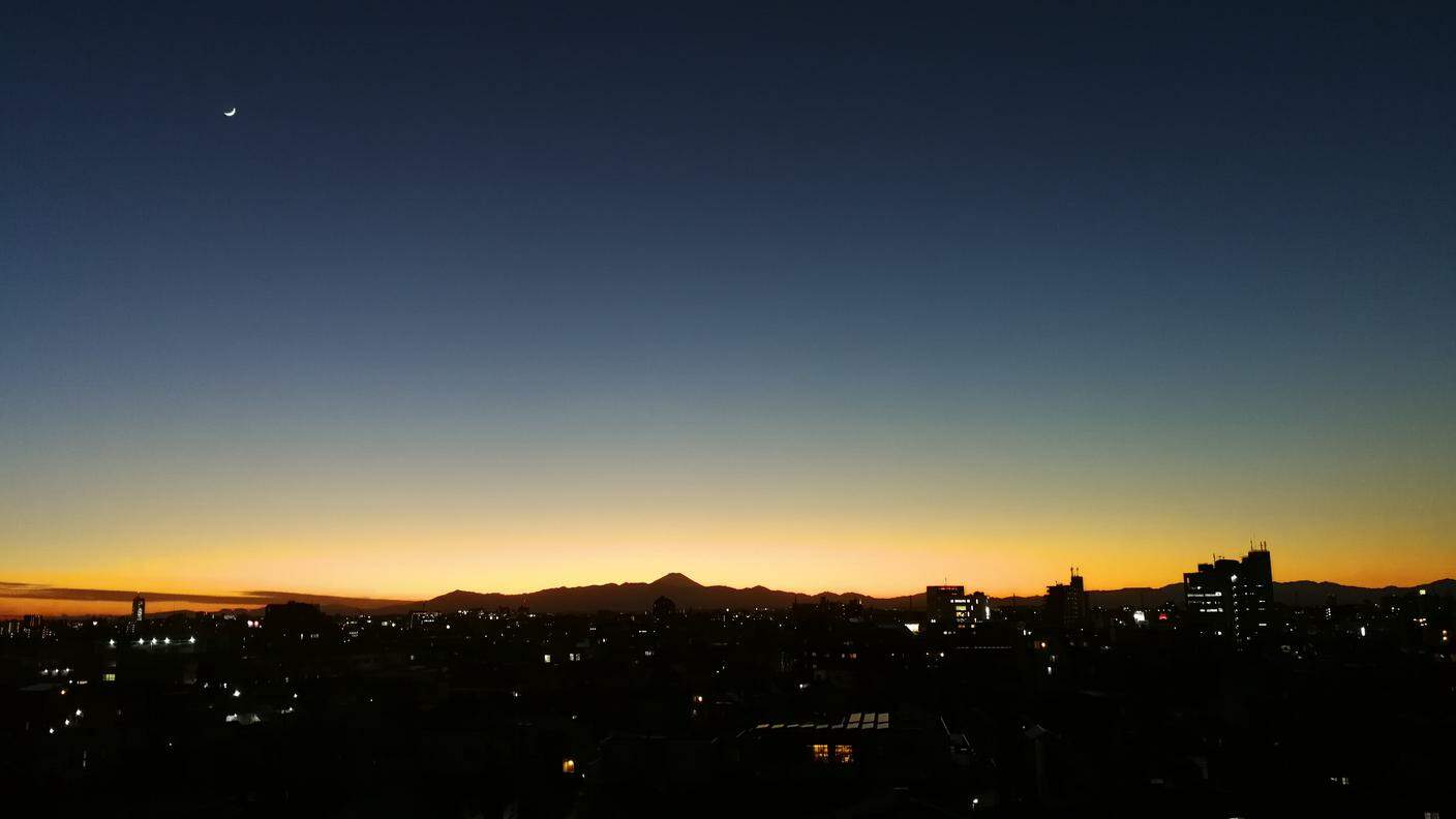 l'alba di Tokyo