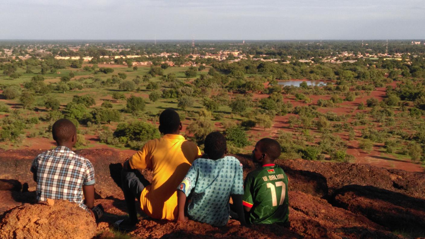 Vista dalla collina sacra su Fada N'gourma, Burkina Faso