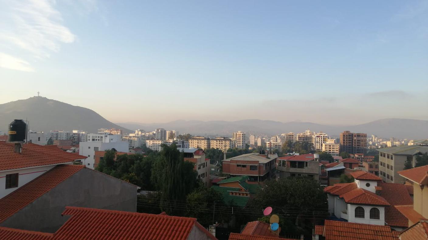 Vista panoramica sul Cristo de la Concordia e Cochabamba dal terrazzo di casa