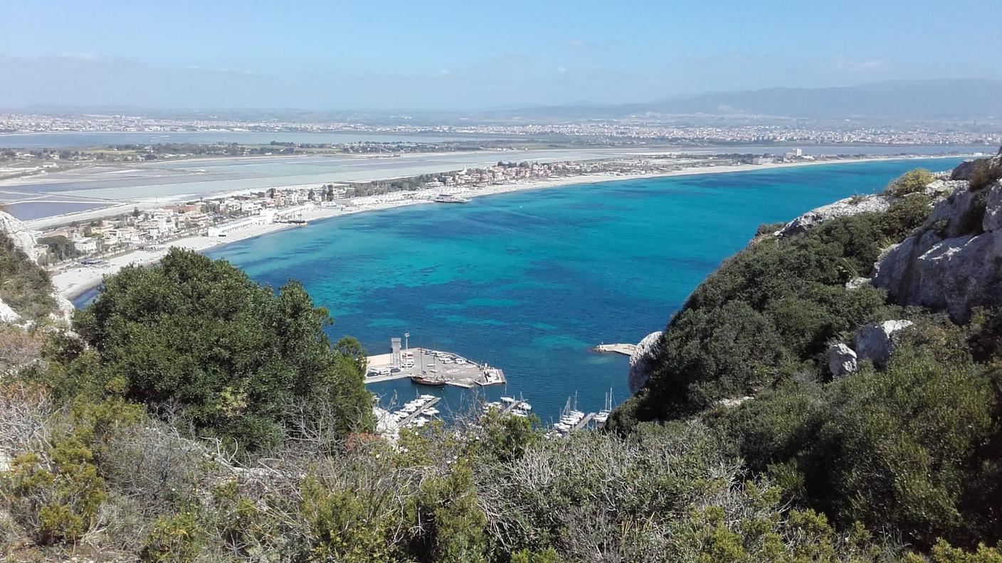 A pochi metri dalla  spiaggia del Poetto