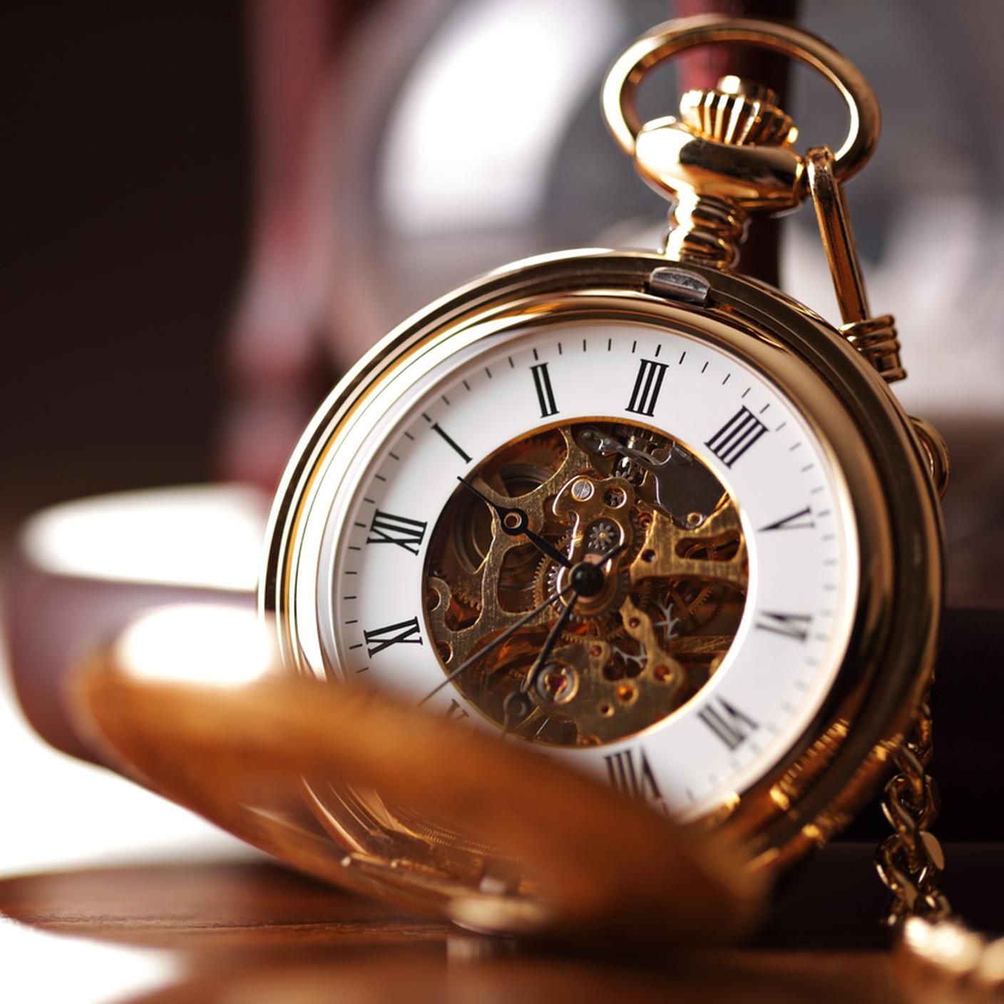orologio antico elegante senza tempo
