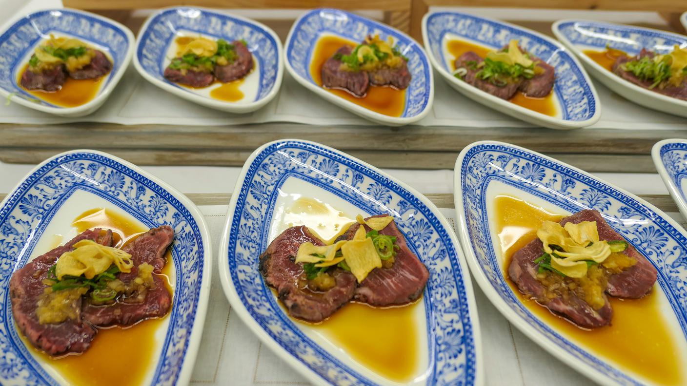 piatto gourmet, manzo, tartare, tataki di manzo