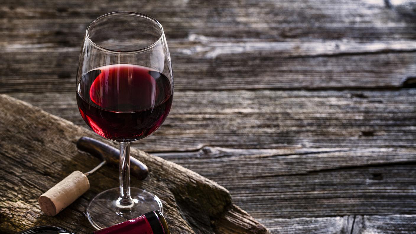 vino rosso, bottiglia bicchiere, cavatappi